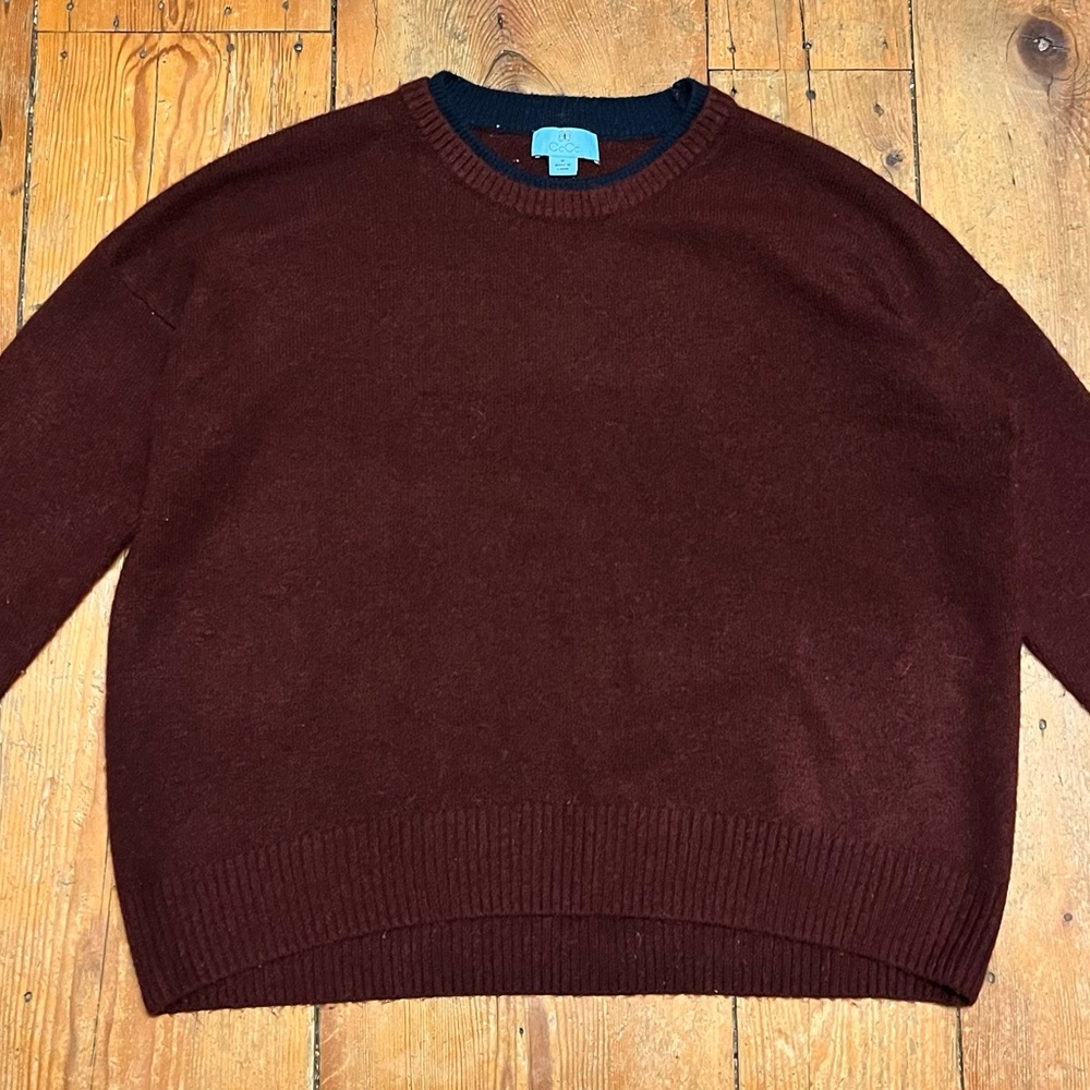 CeCe Men's Medium Deep Red Crewneck Sweater